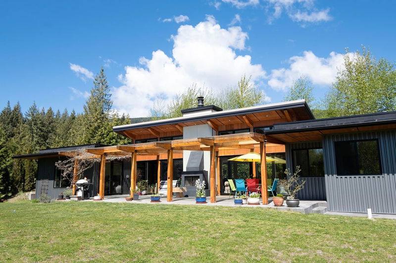996 Reed Road, Gibsons, British Columbia