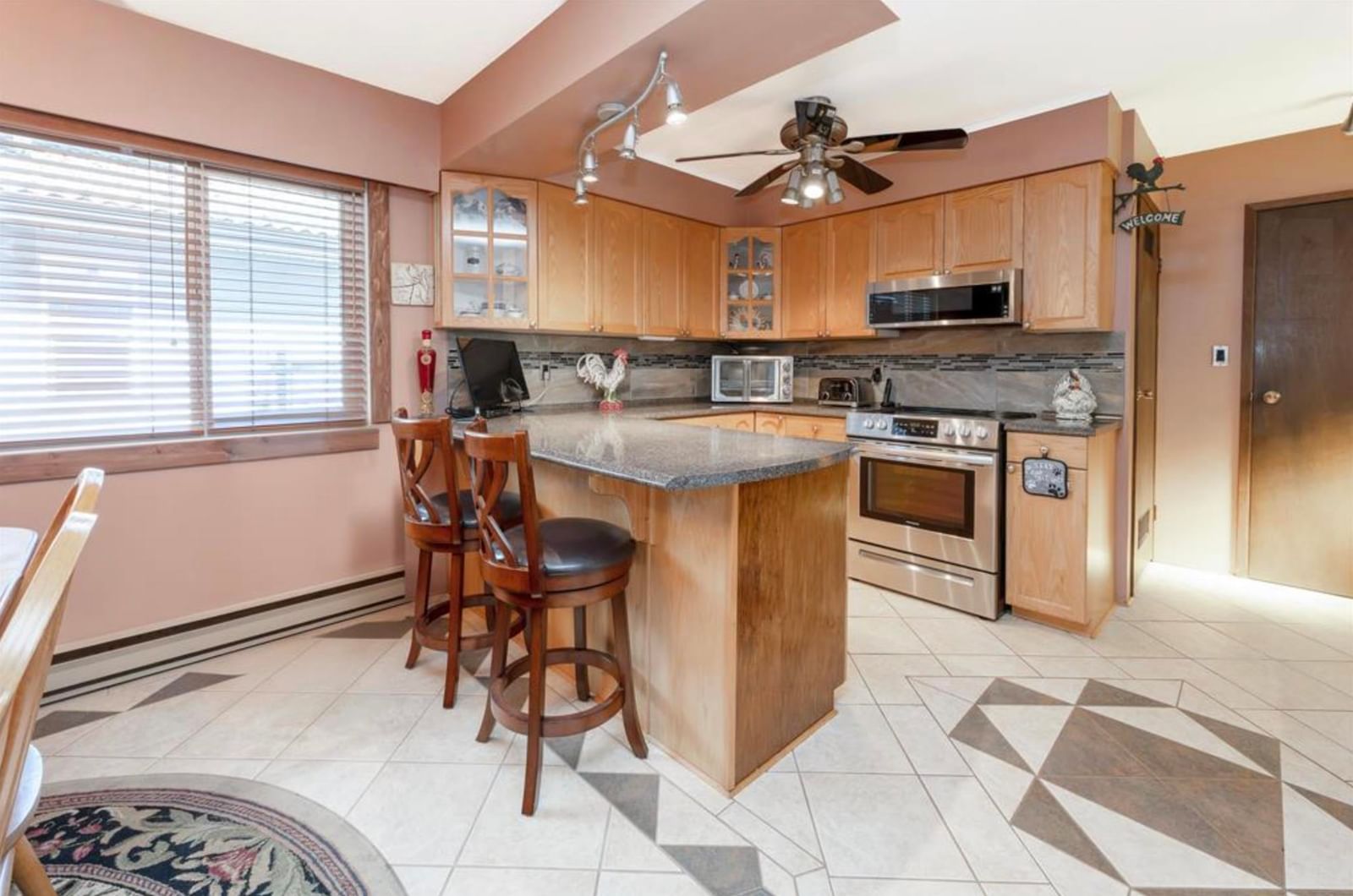 Listing Image 12