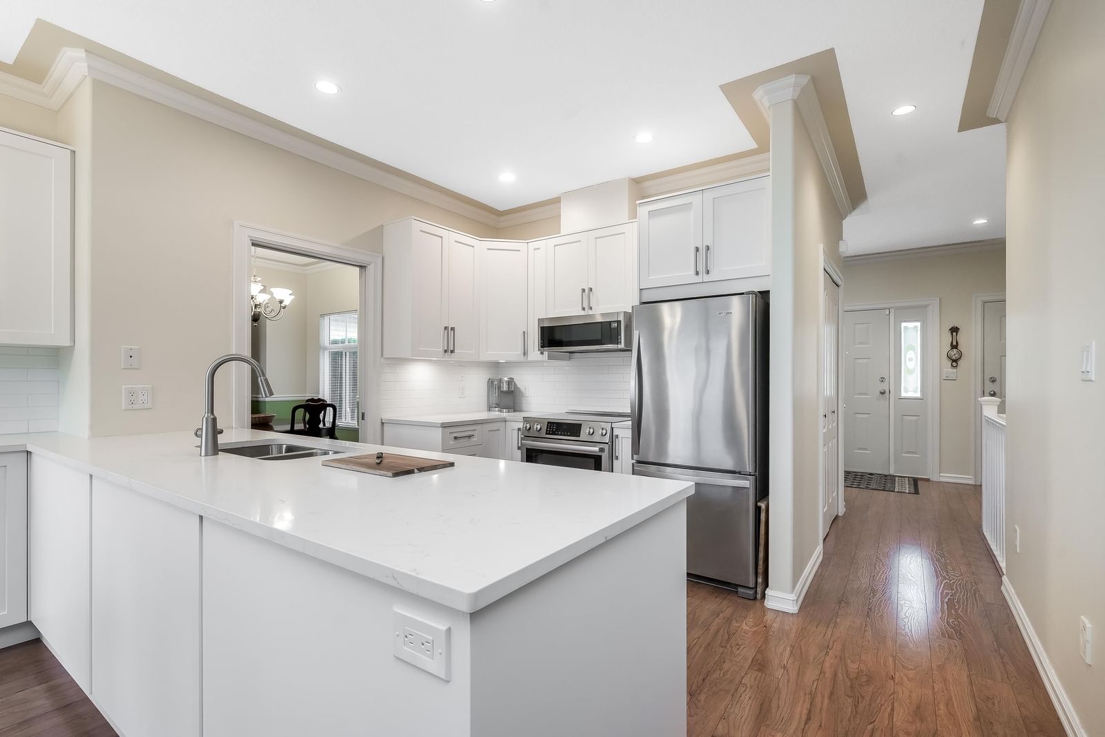 Listing Image 9
