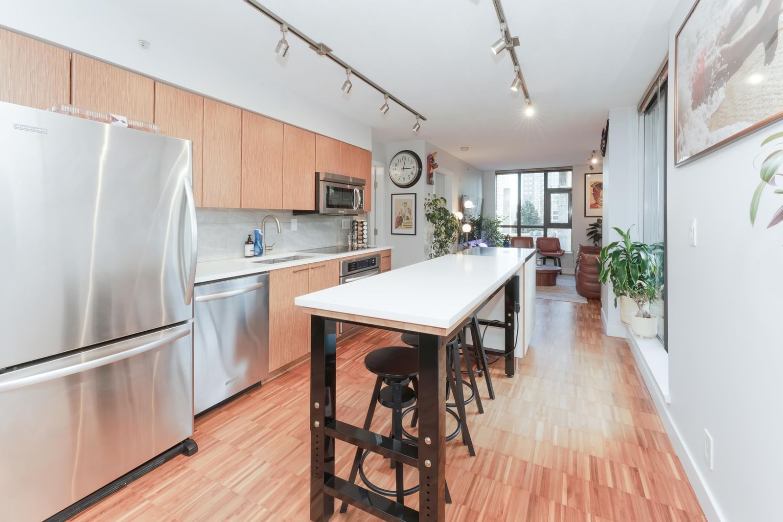 Listing Image 1