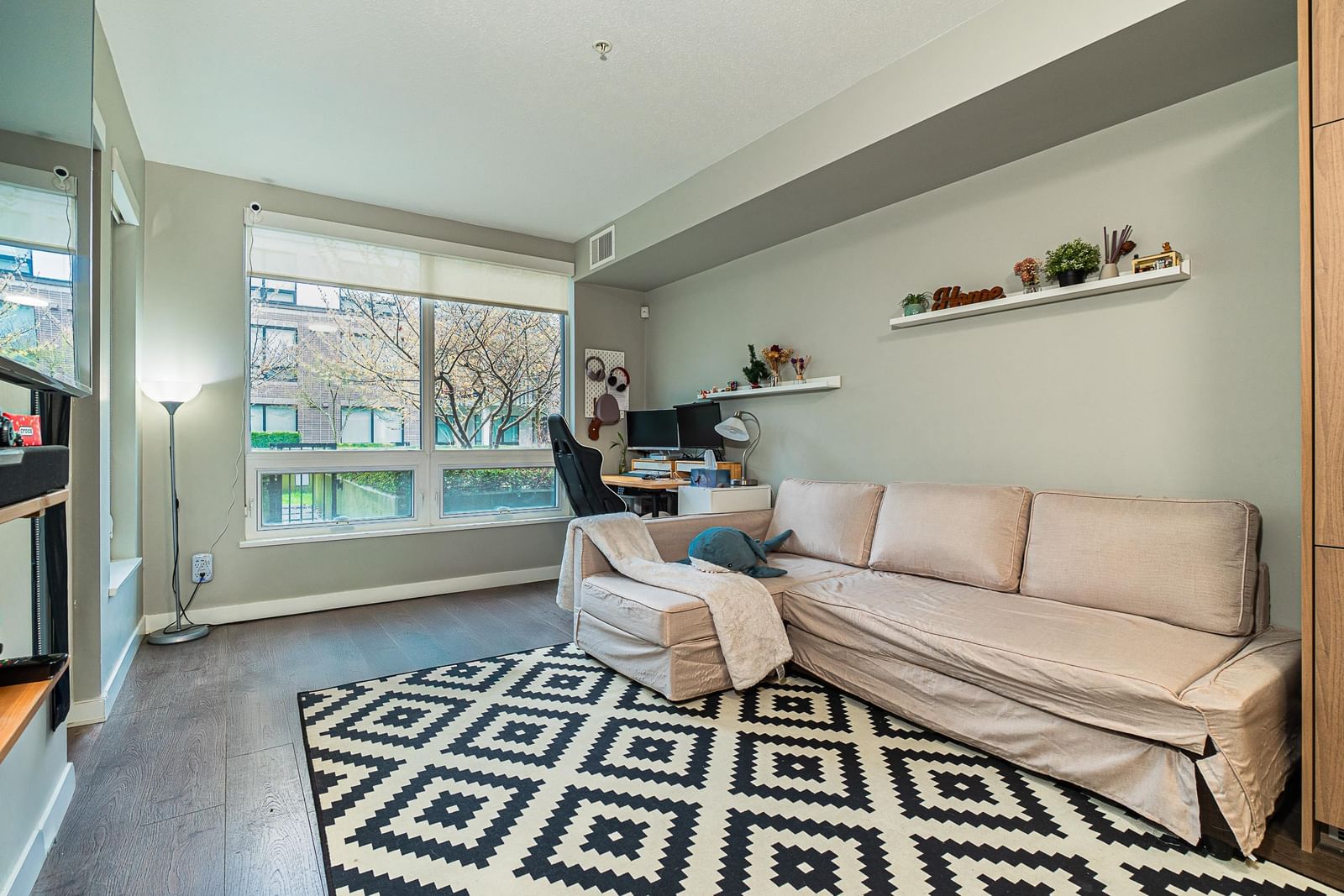Listing Image 22