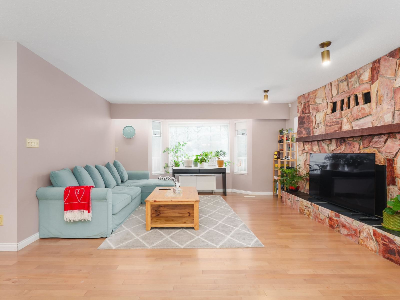 Listing Image 16
