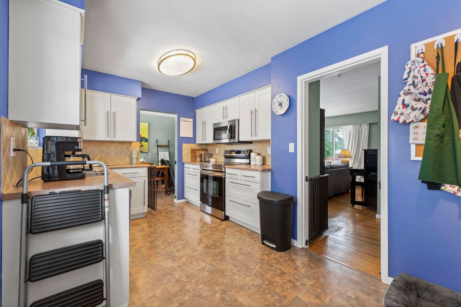 Listing Image 10
