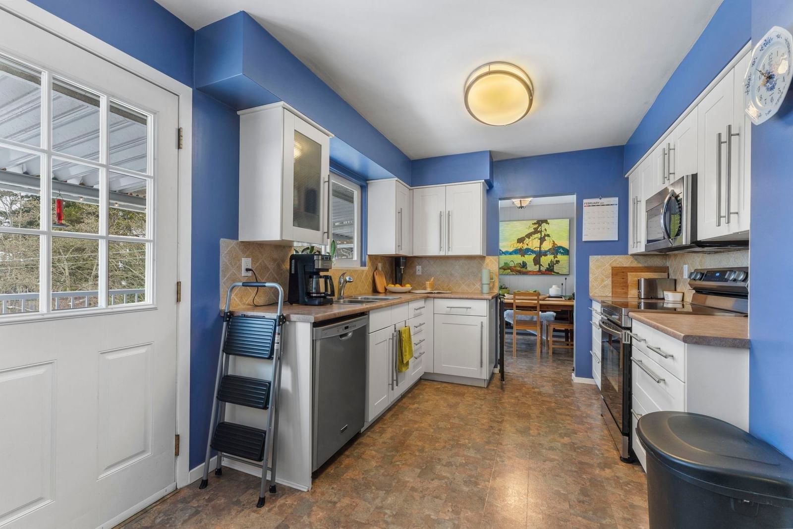 Listing Image 11