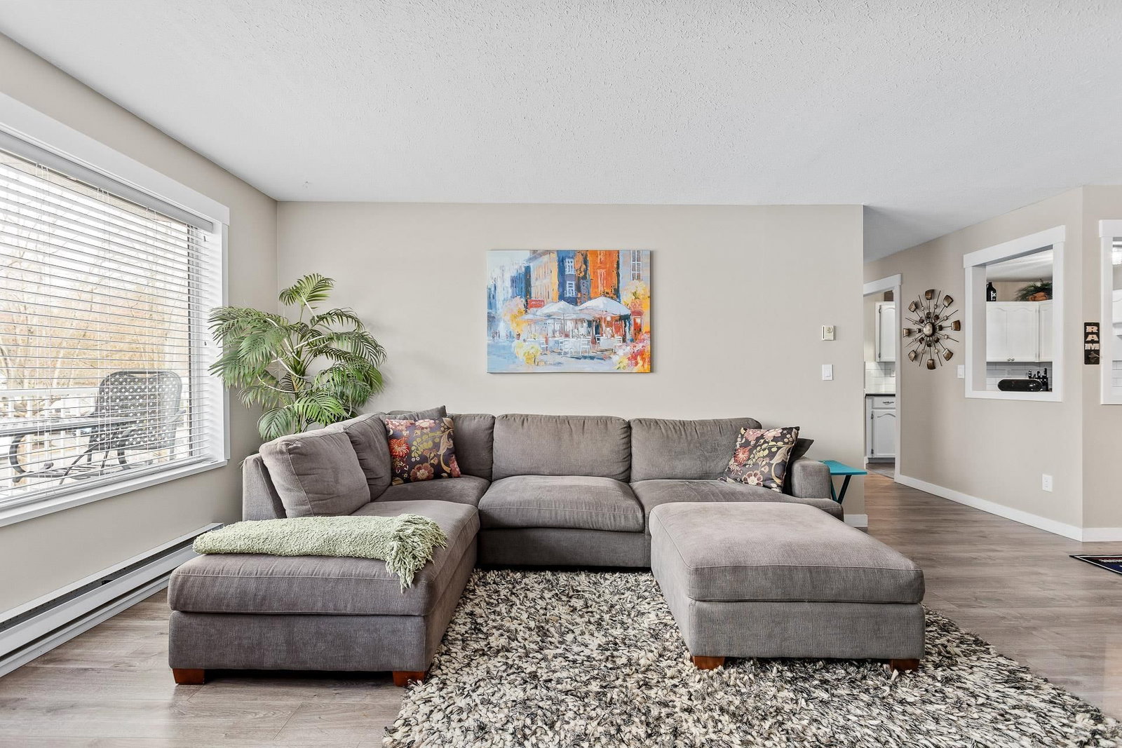 Listing Image 6