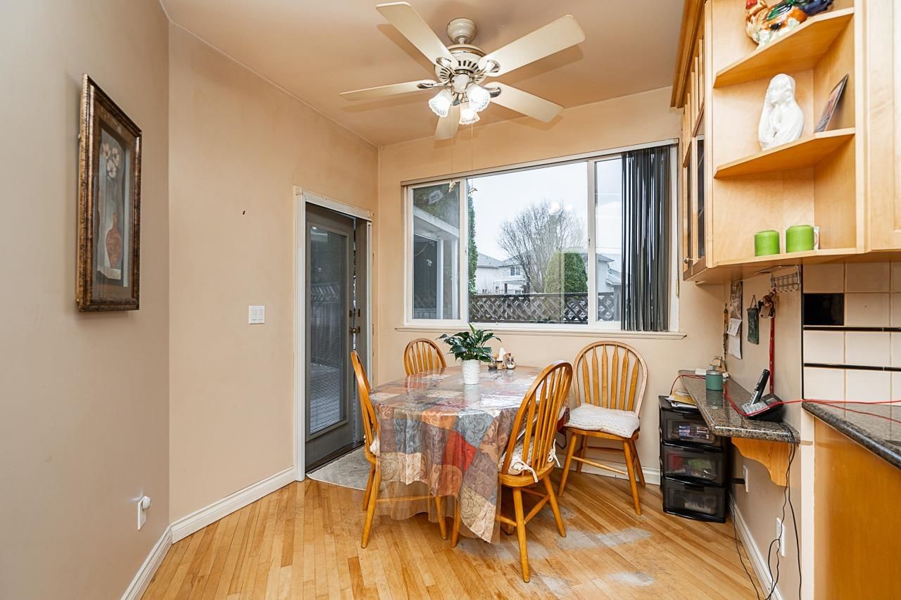 Listing Image 11