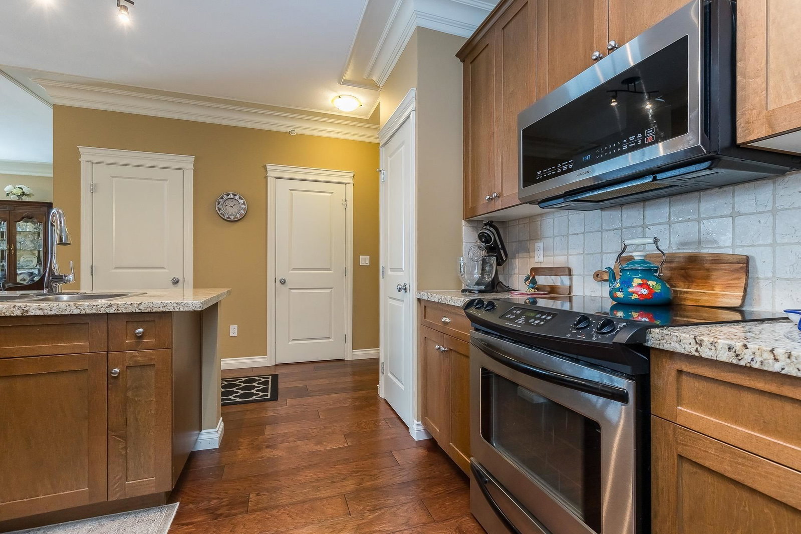 Listing Image 10
