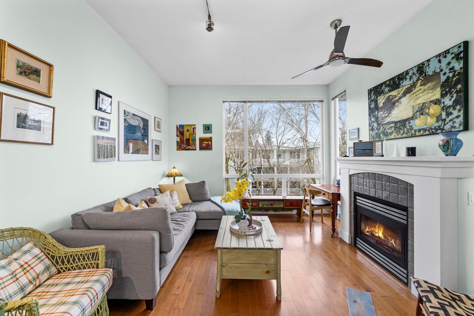 Listing Image 22