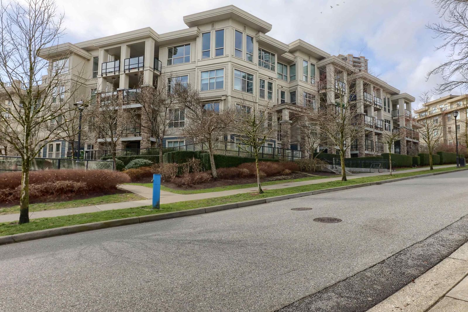Listing Image 19
