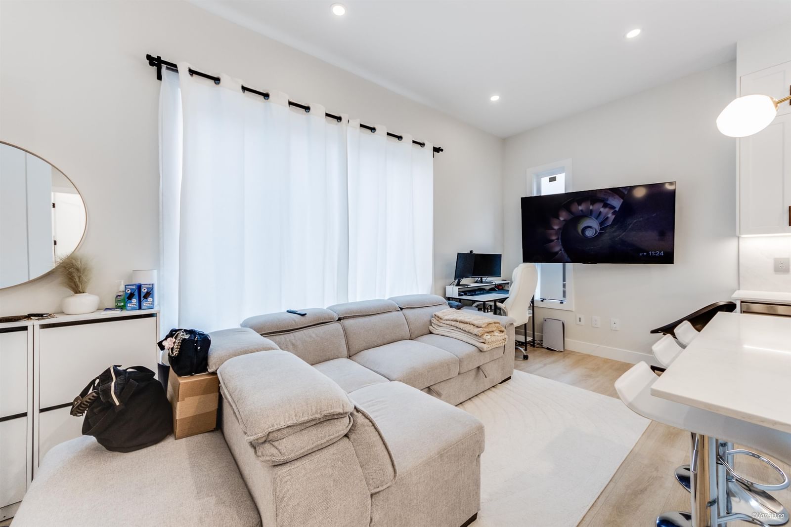 Listing Image 10