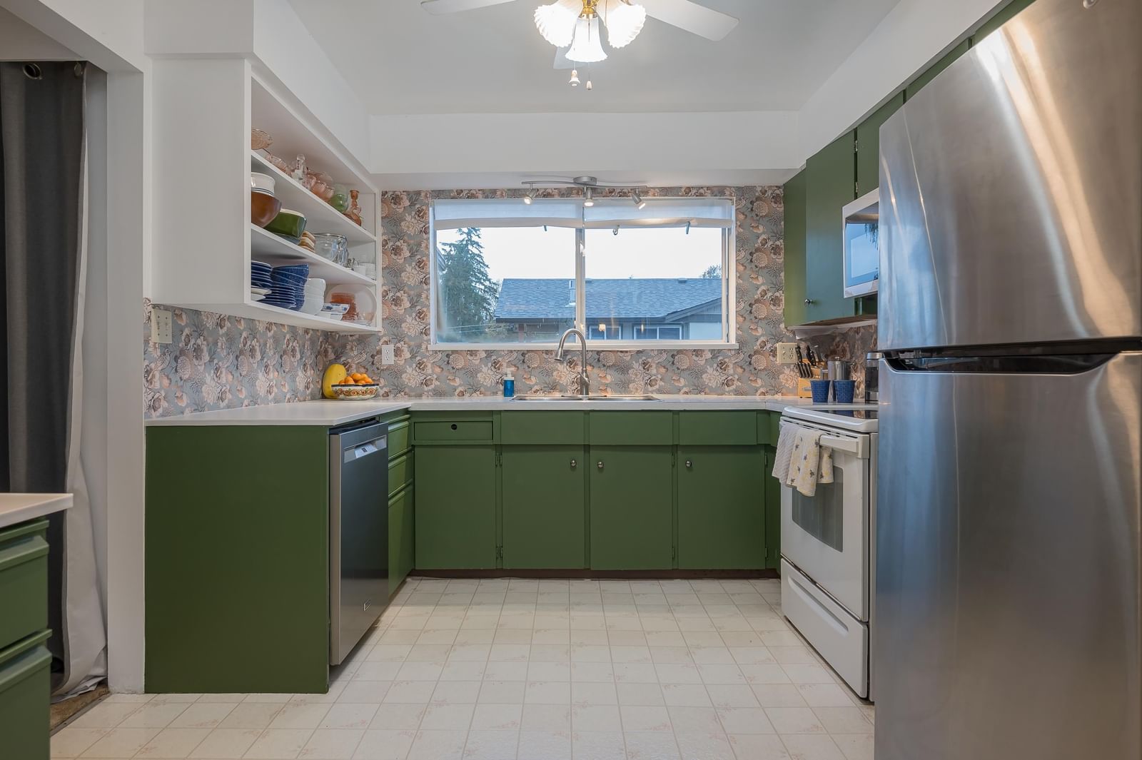 Listing Image 16