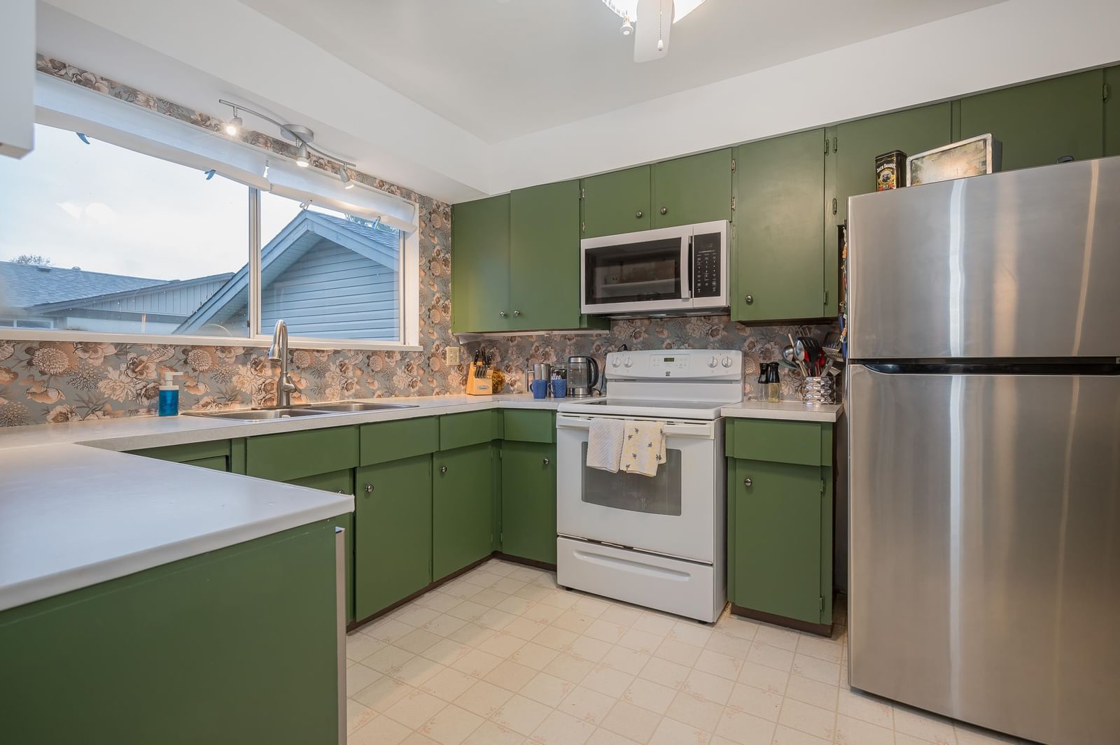 Listing Image 17