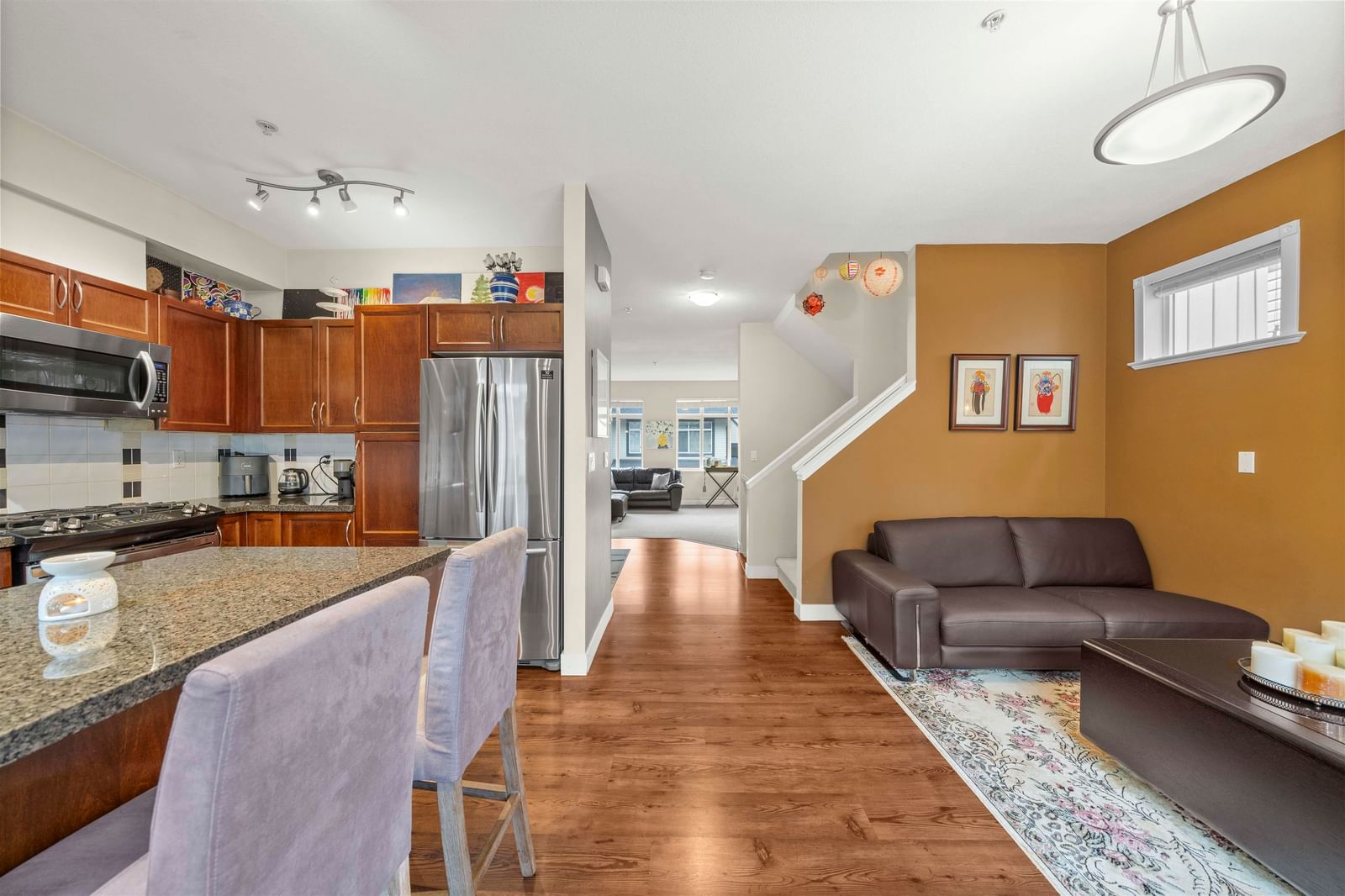 Listing Image 9