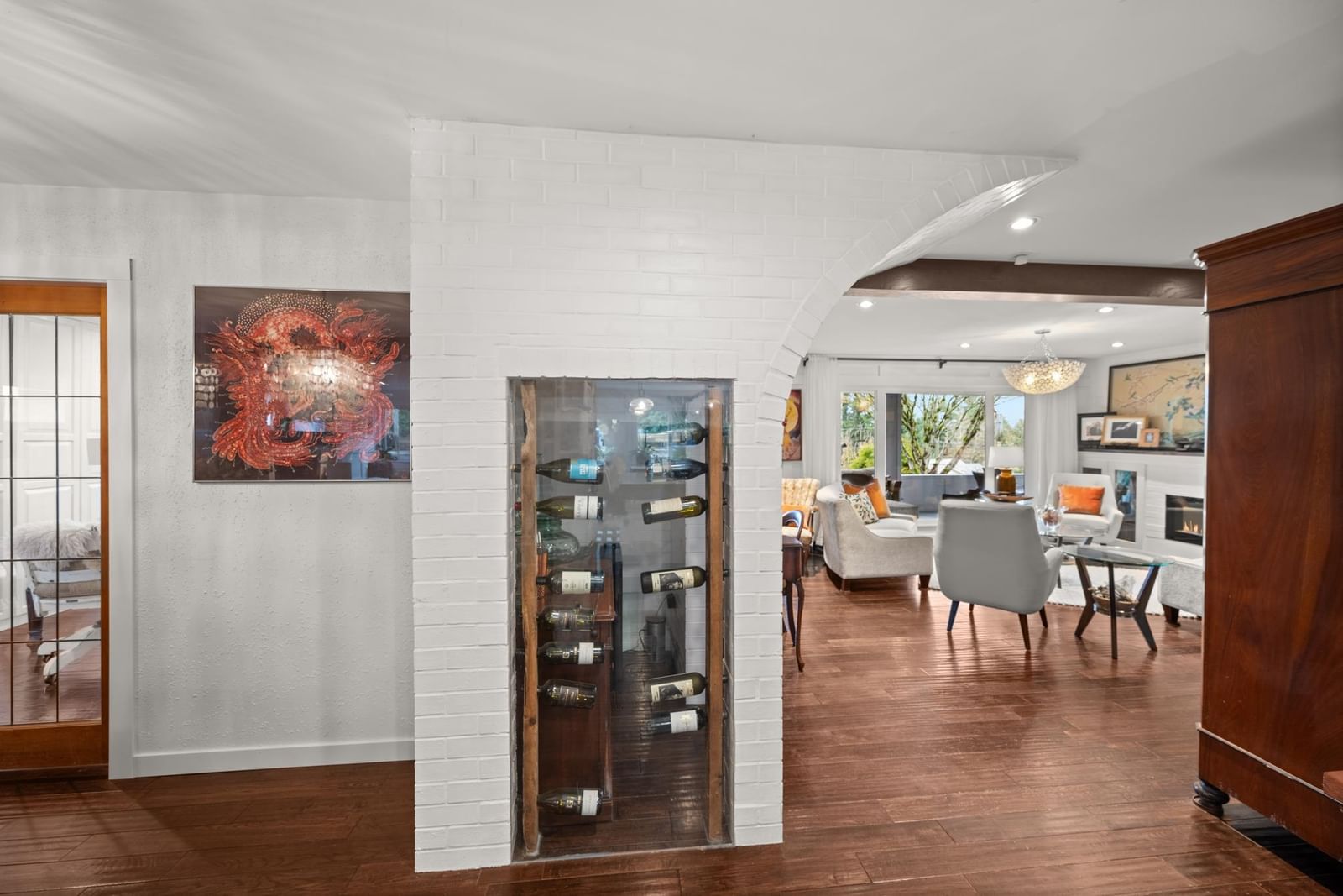 Listing Image 10
