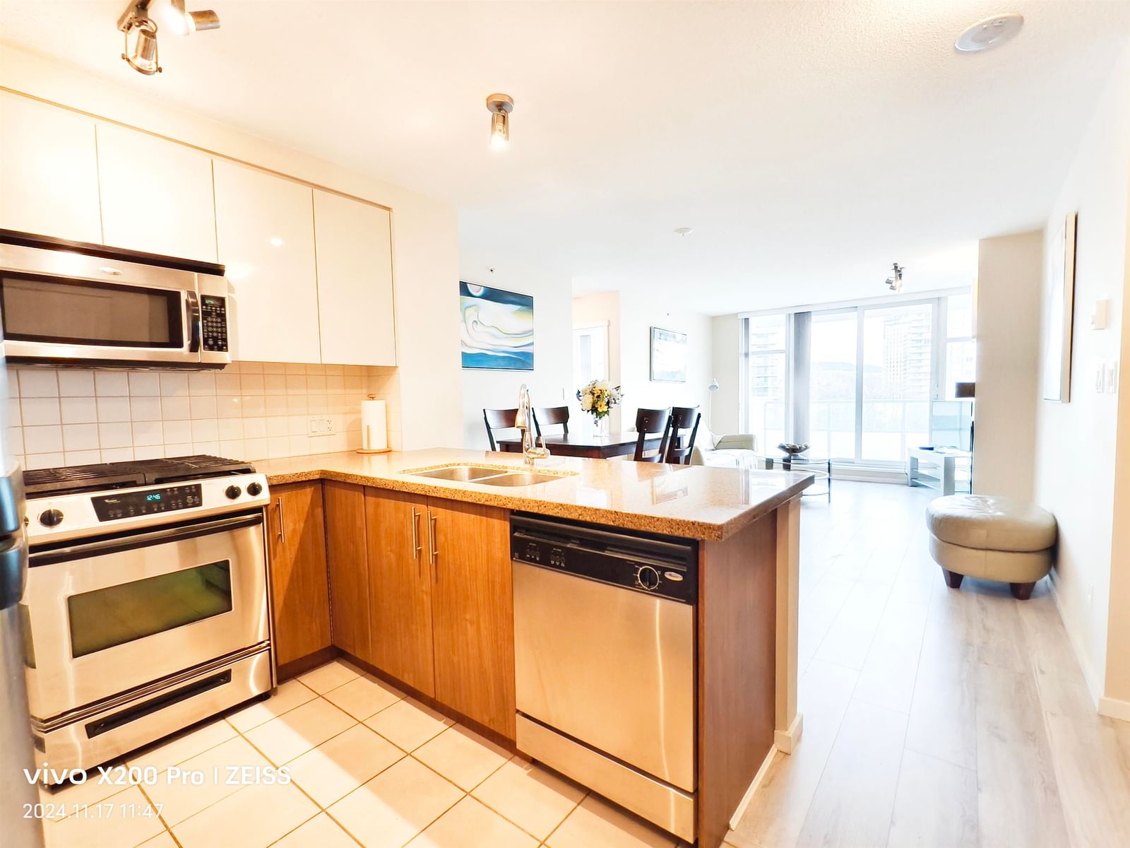 Listing photo 3