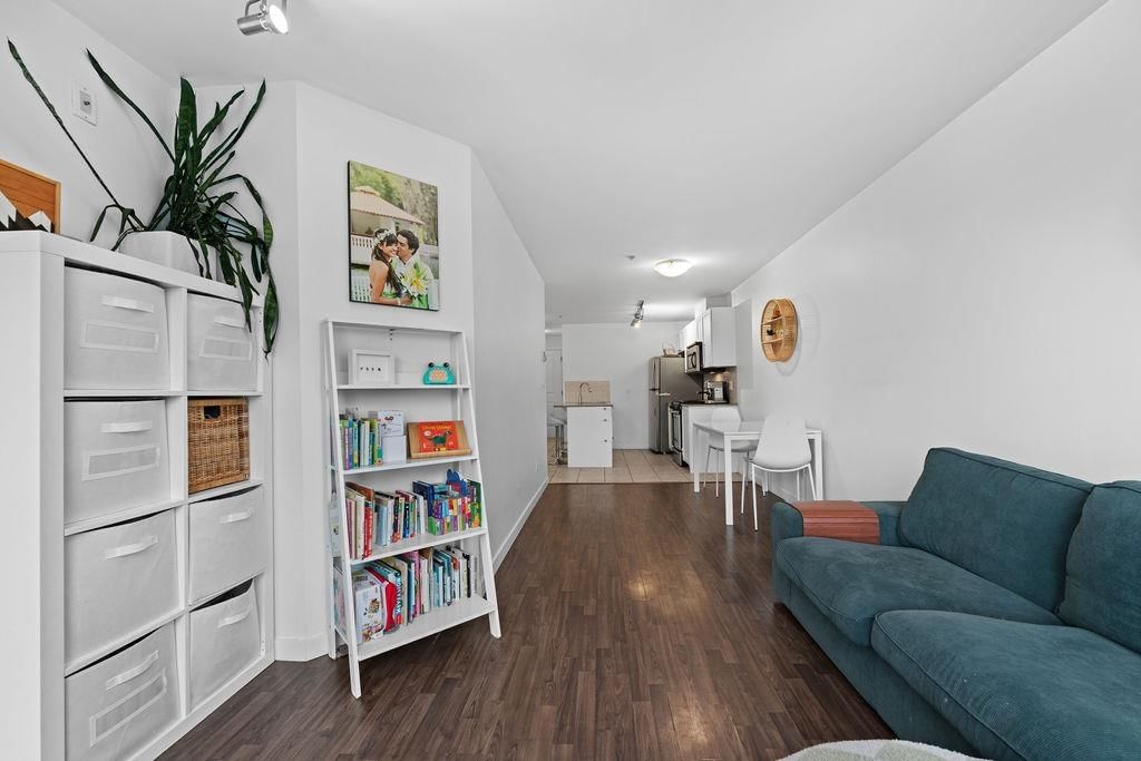 Listing Image 6