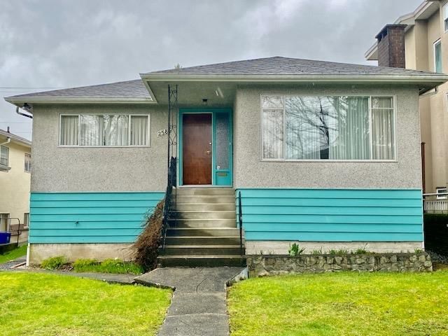 2586 23 Avenue E, Vancouver, British Columbia