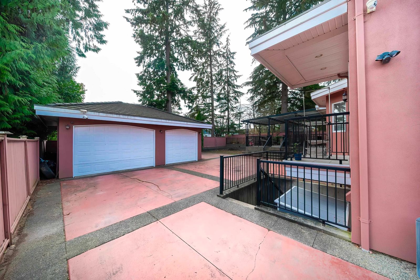 Listing Image 8