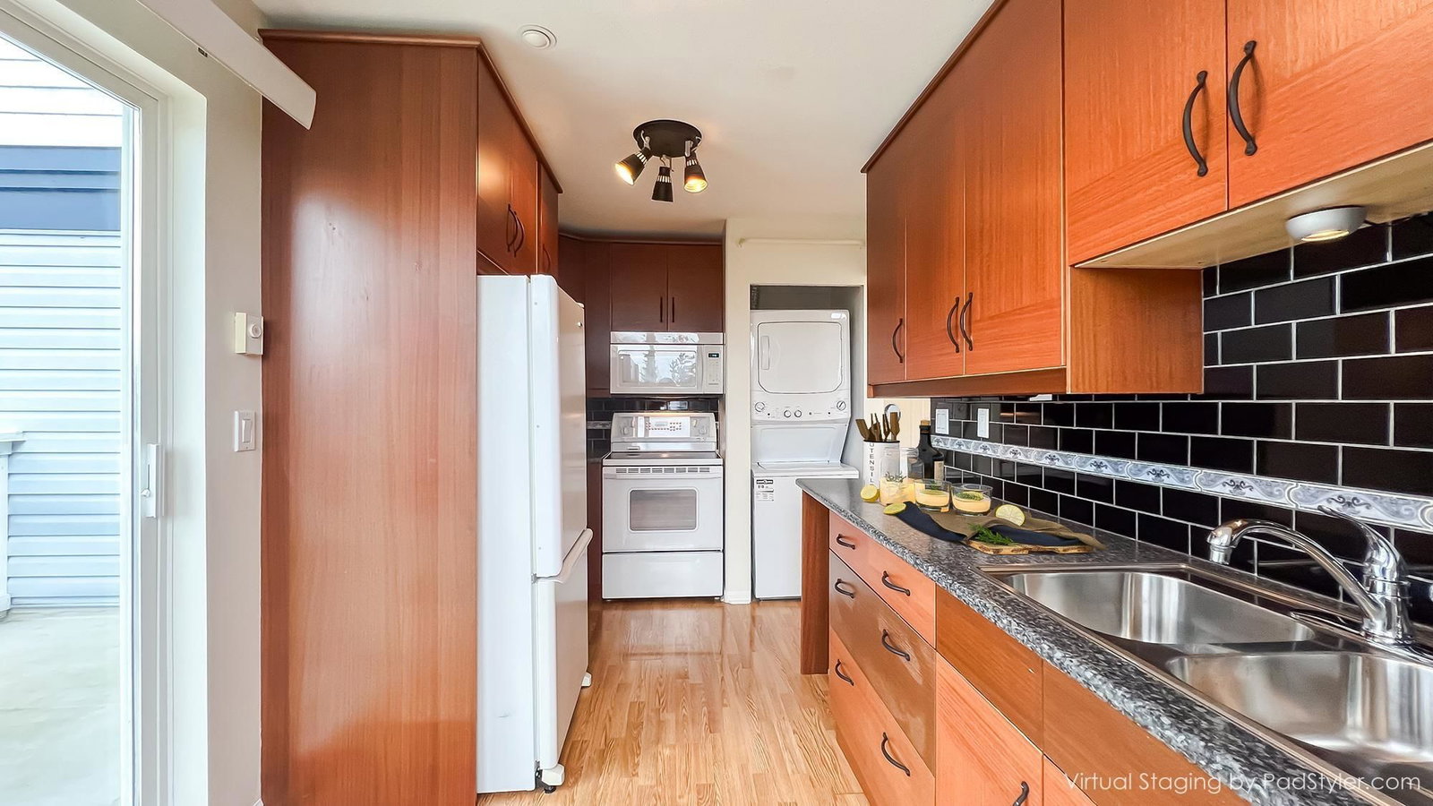 Listing Image 9