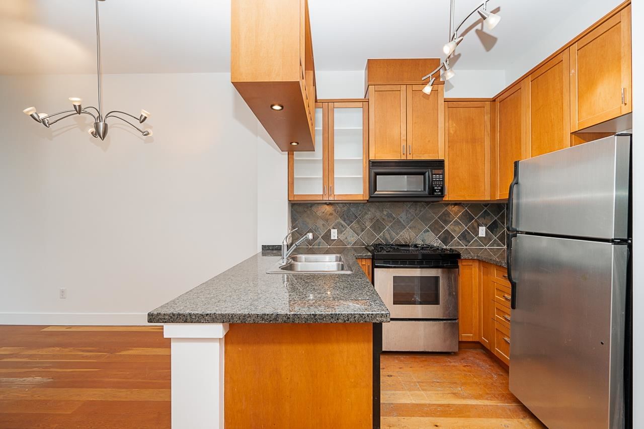 Listing Image 12