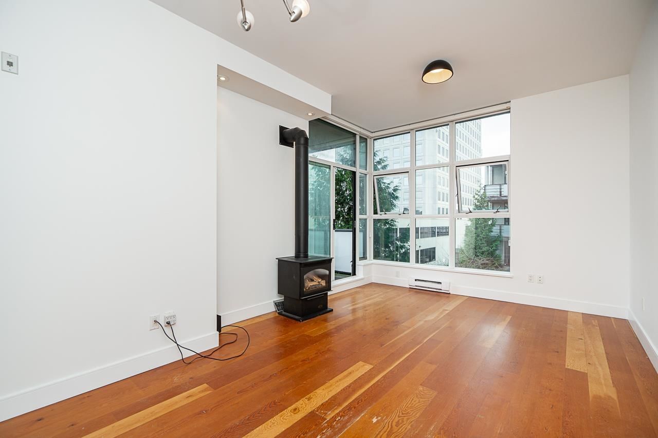 Listing Image 17