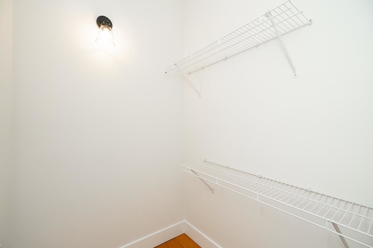 Listing Image 26