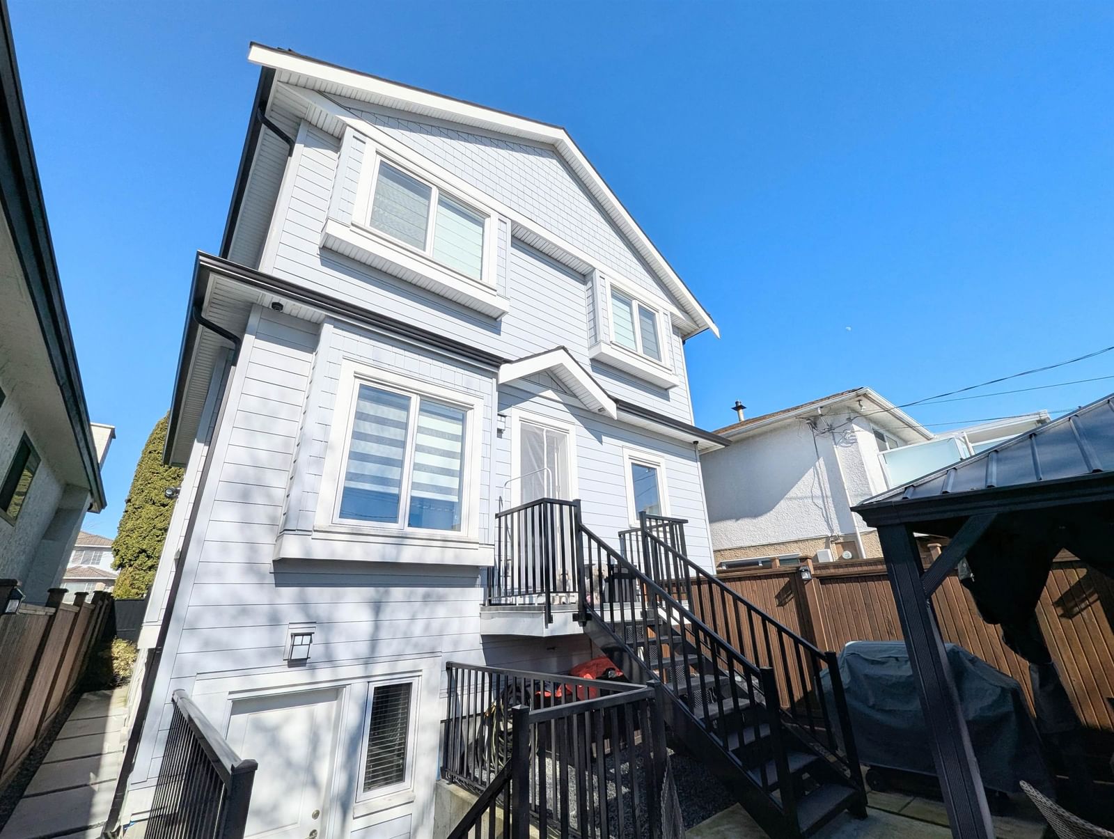 Listing Image 23