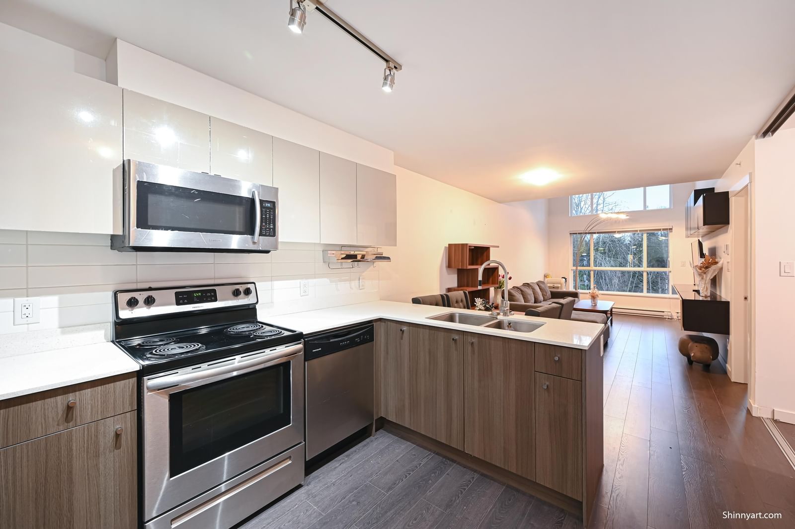 Listing Image 9