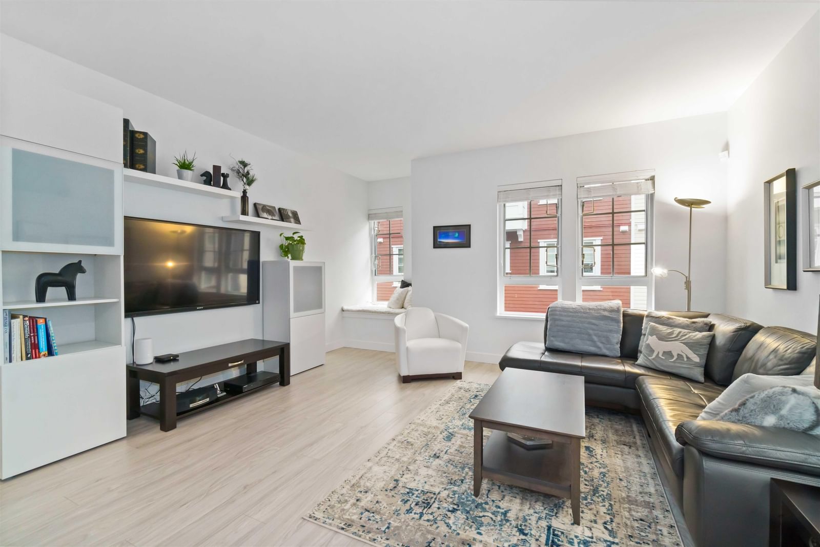 Listing Image 9