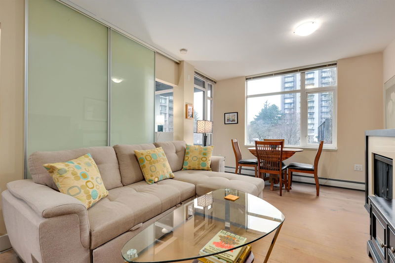 158 13th Street W #301, North Vancouver, British Columbia