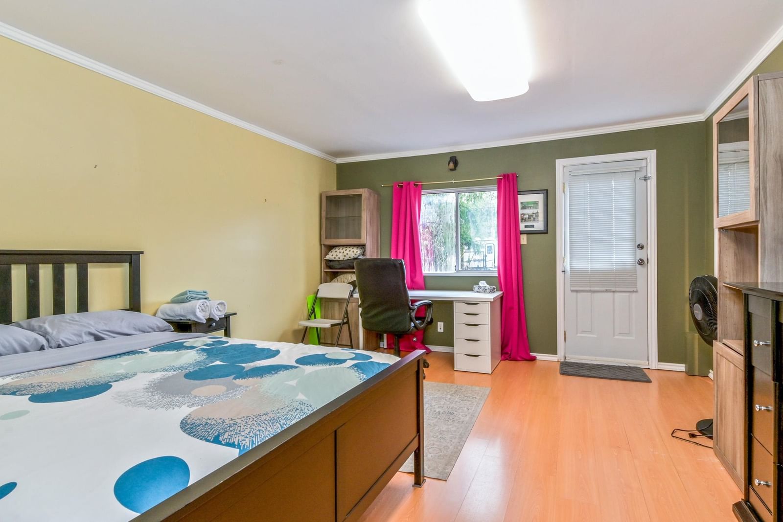 Listing Image 10