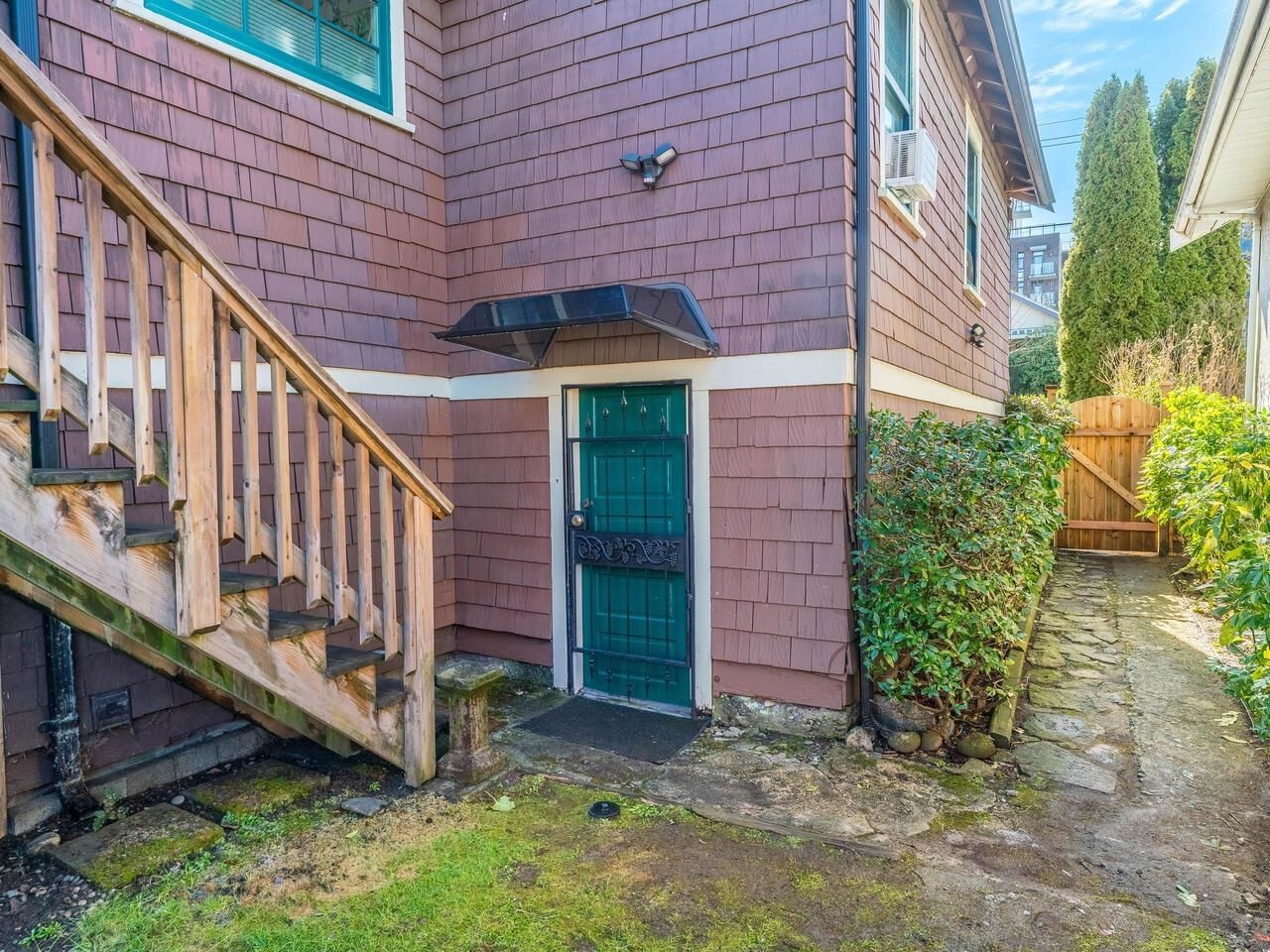 Listing Image 12