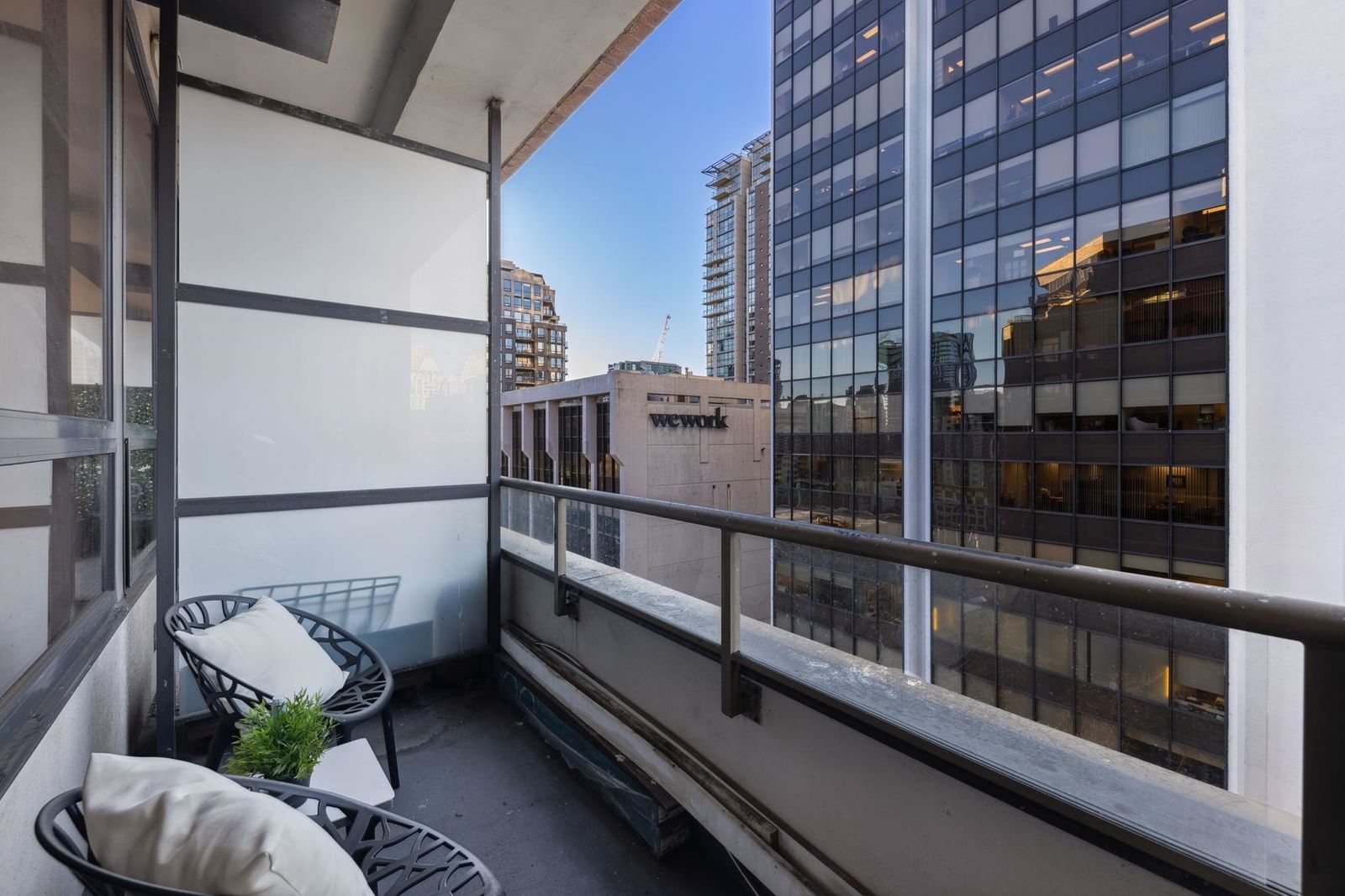 Listing Image 11