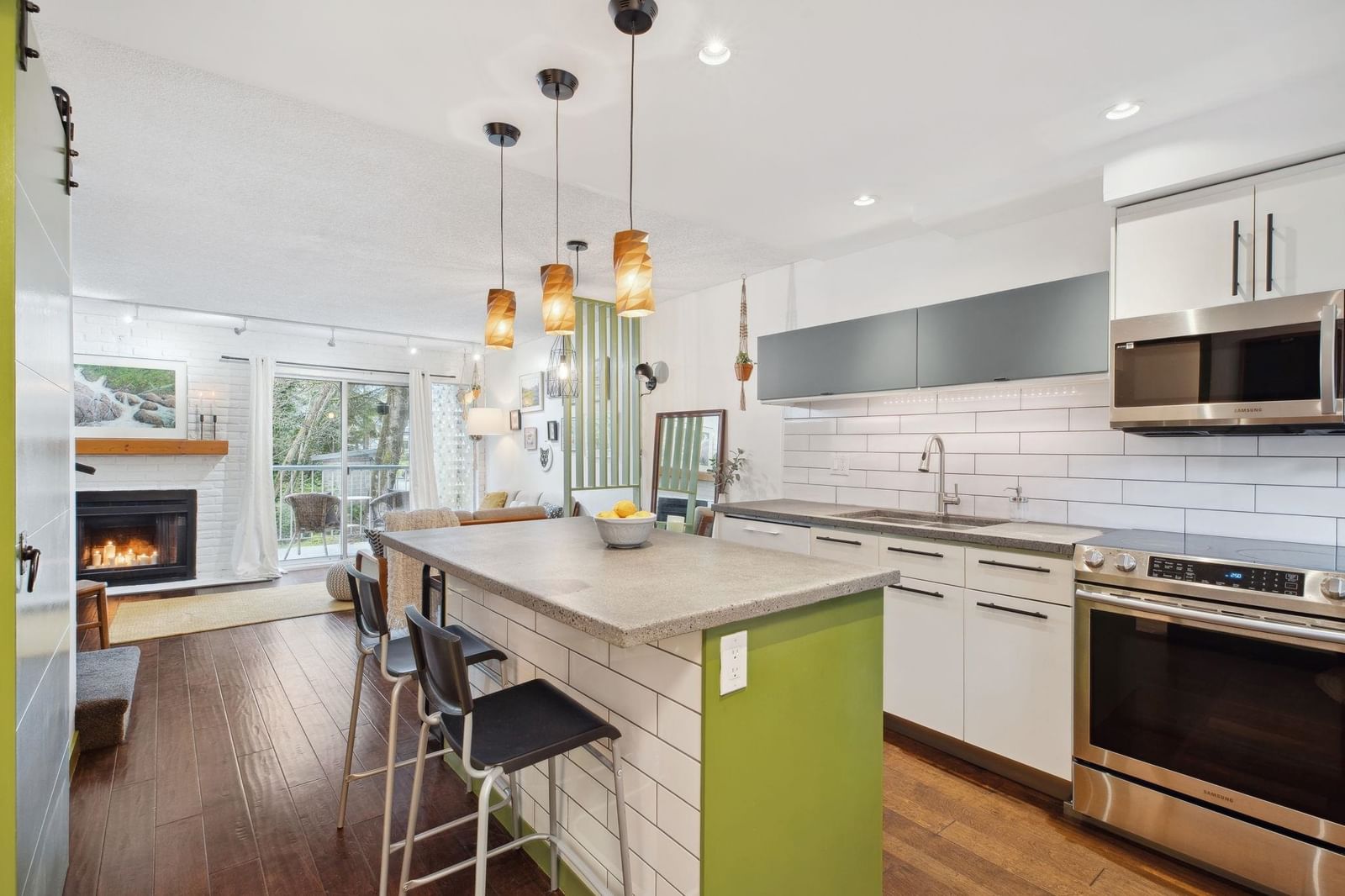 Listing Image 15