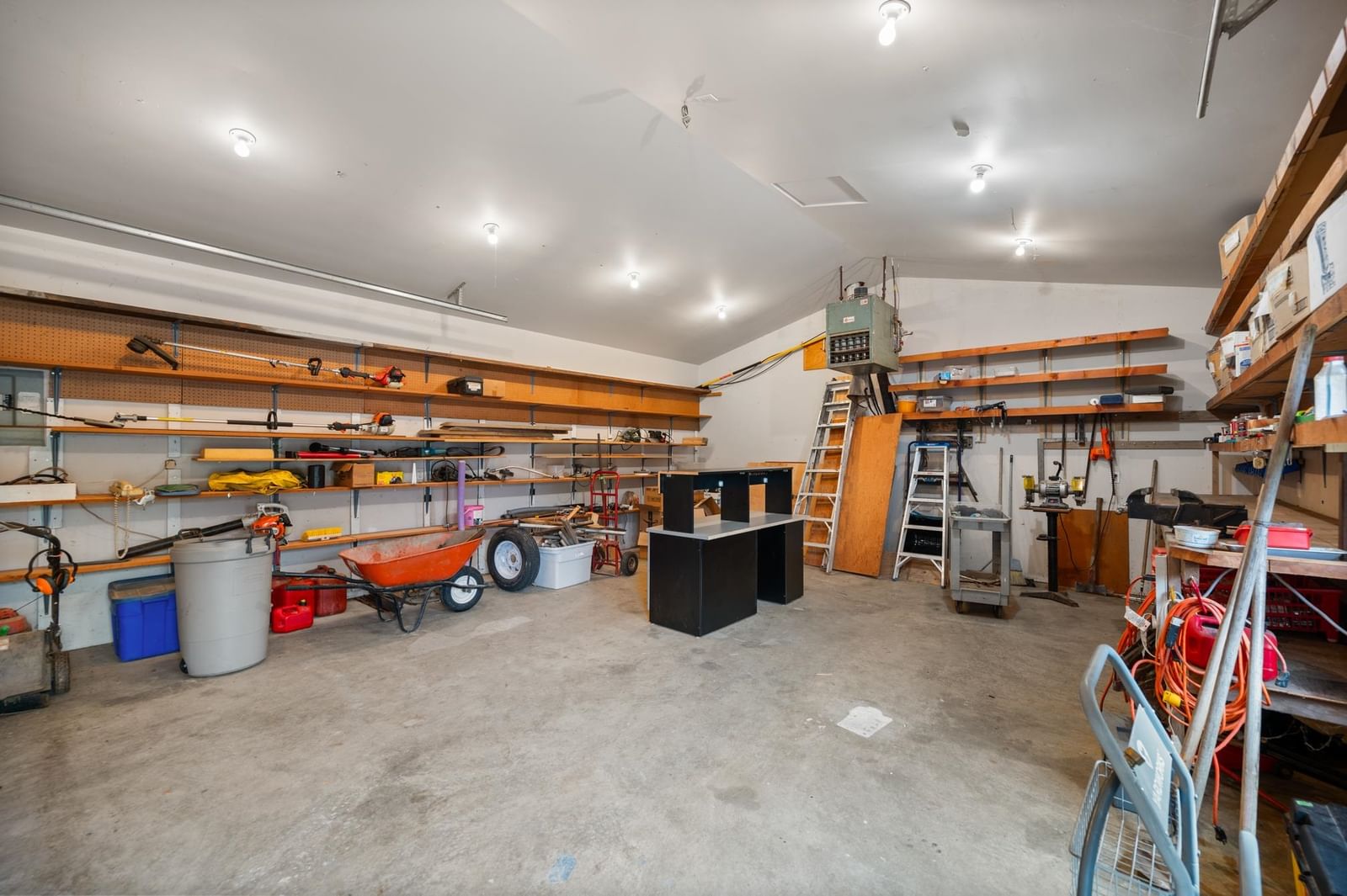 Listing Image 33