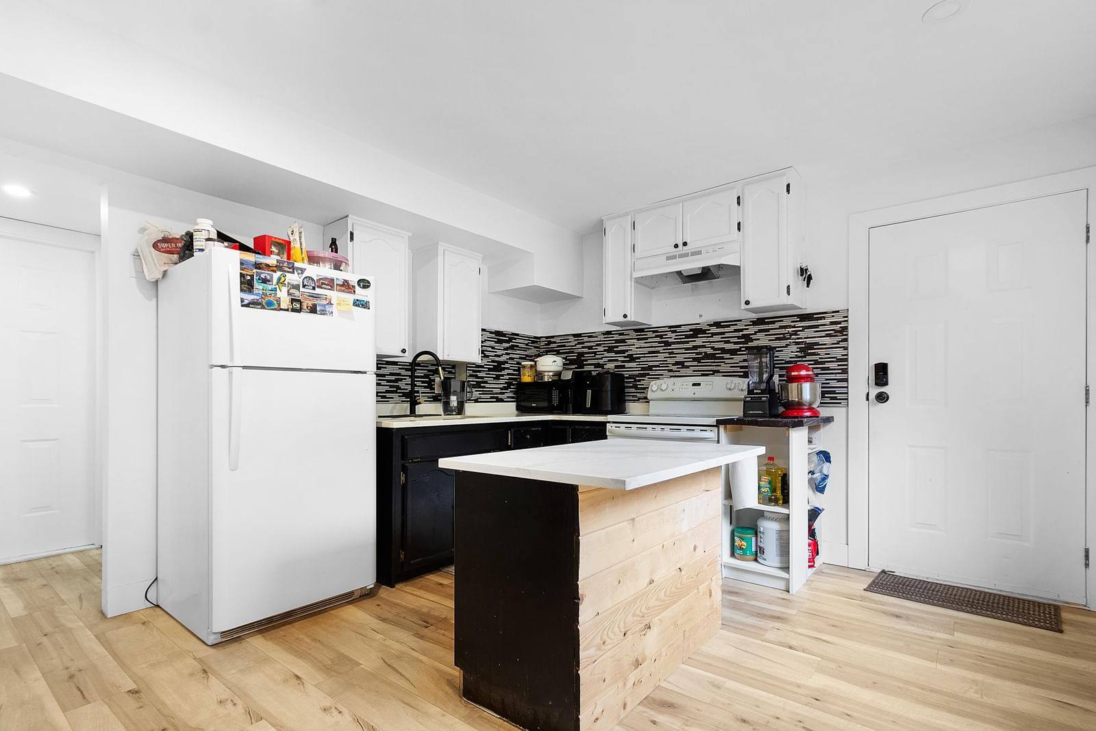 Listing Image 15
