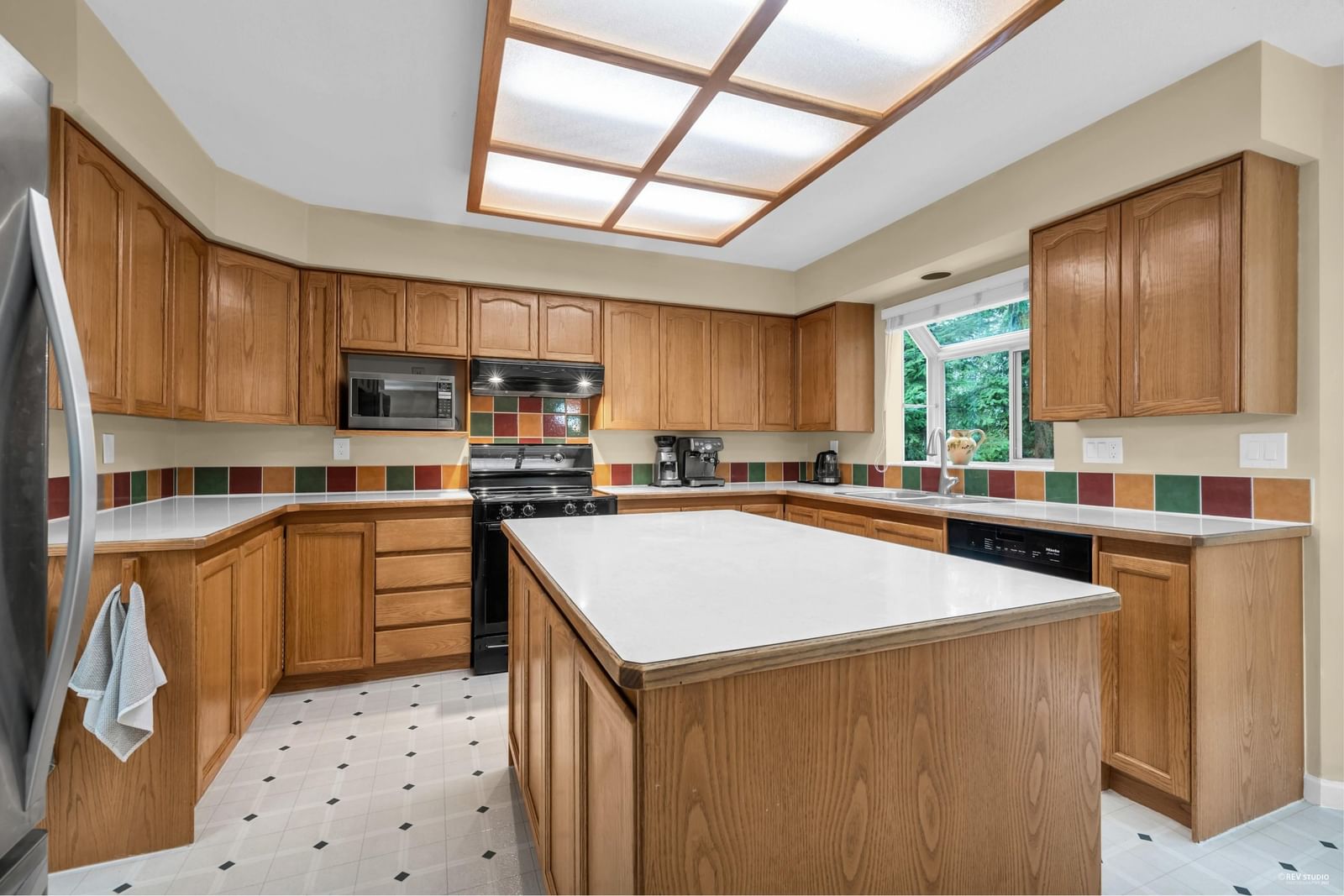 Listing Image 11