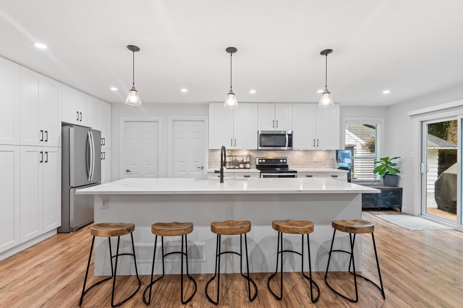 Listing Image 9