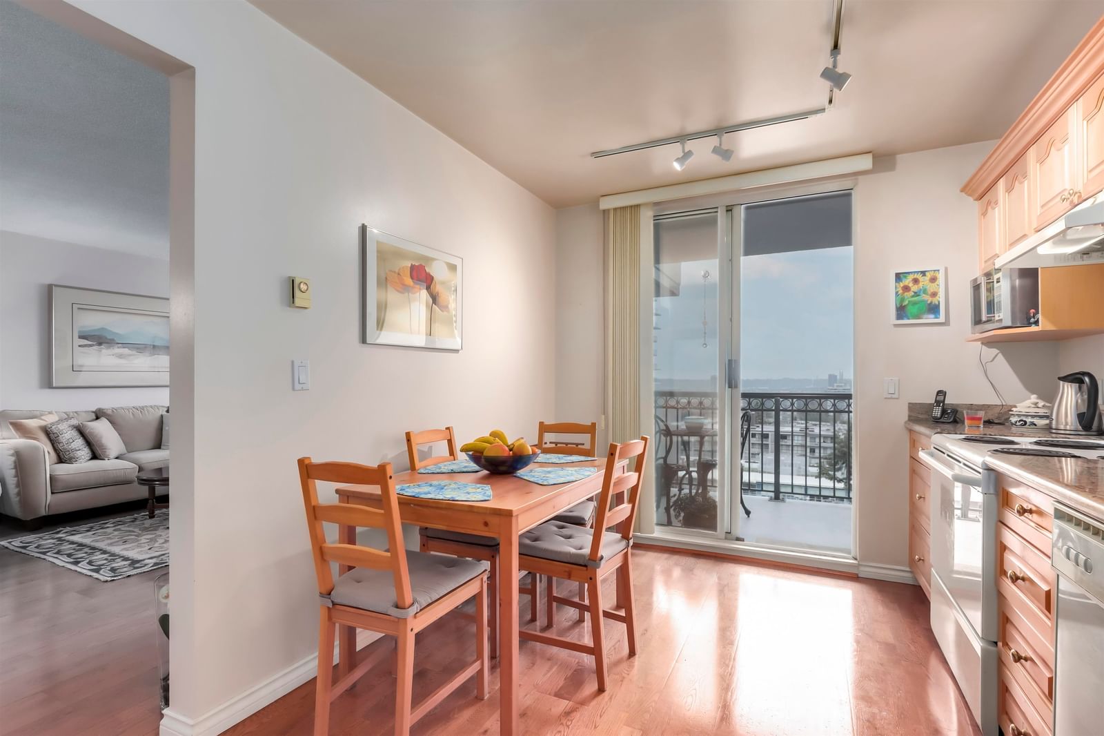 Listing Image 13