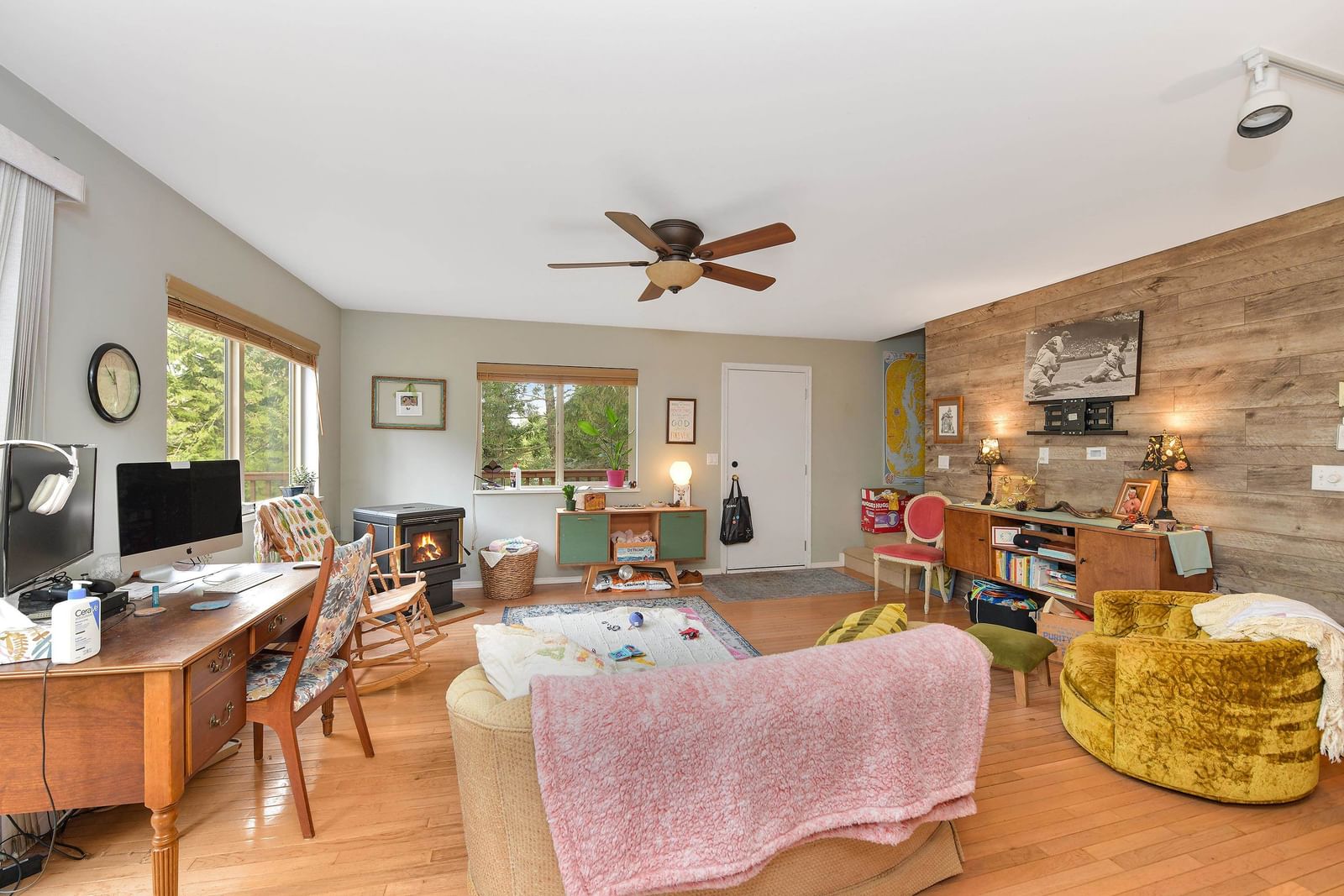 Listing Image 19
