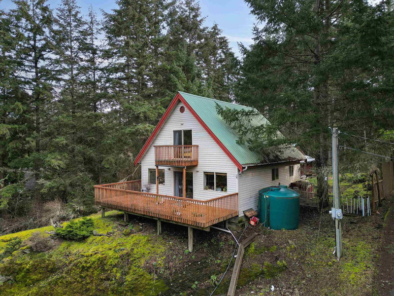 702 Charter Road, Mayne Island, V0N 2J1 | Image 2