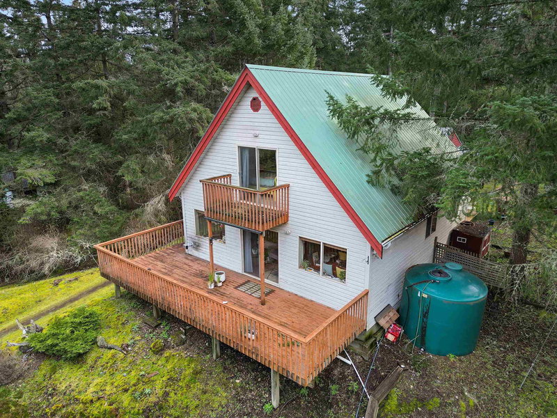 702 Charter Road, Mayne Island, V0N 2J1 | Image 3