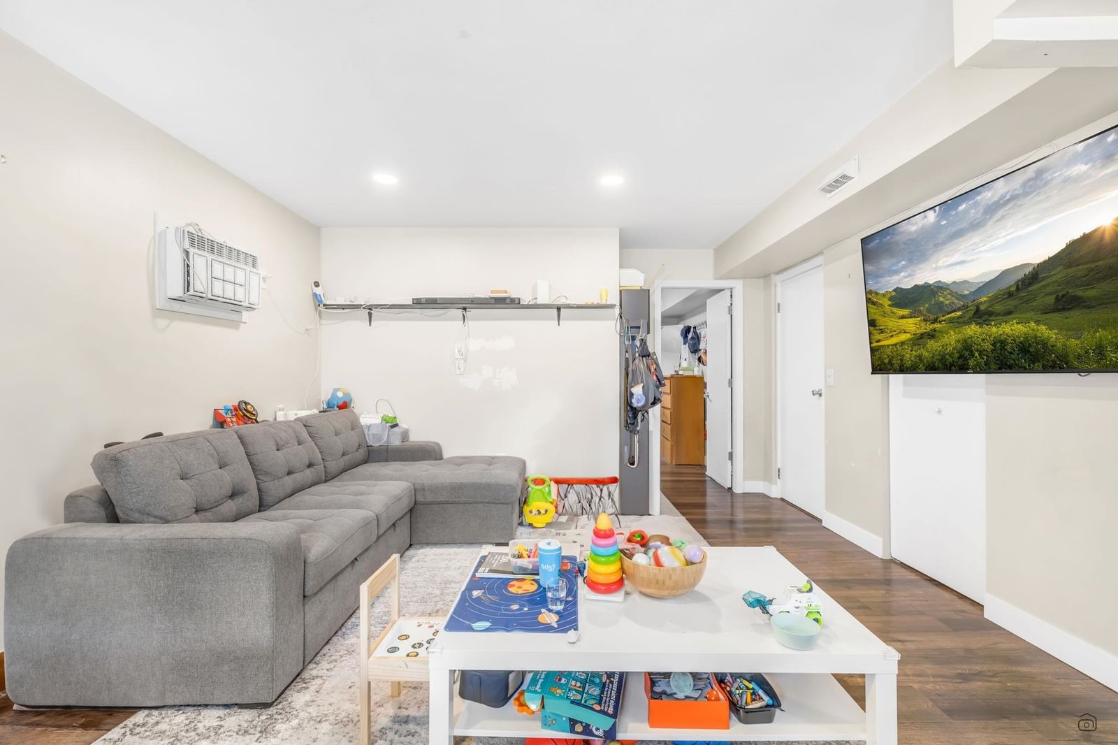 Listing Image 15