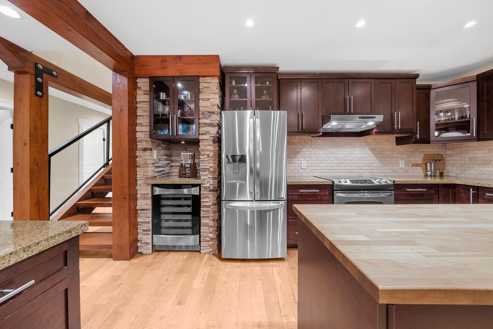 Listing Image 9
