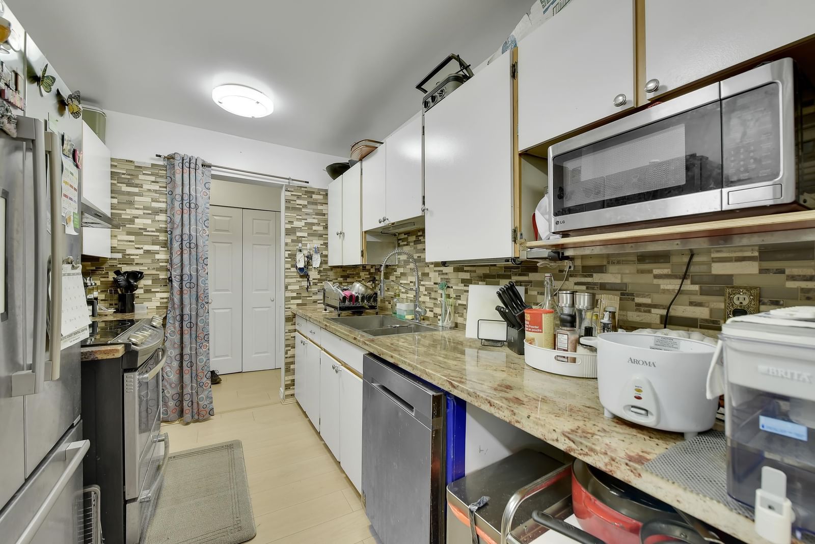 Listing Image 11