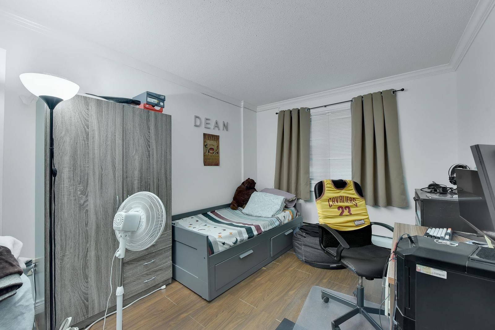 Listing Image 16