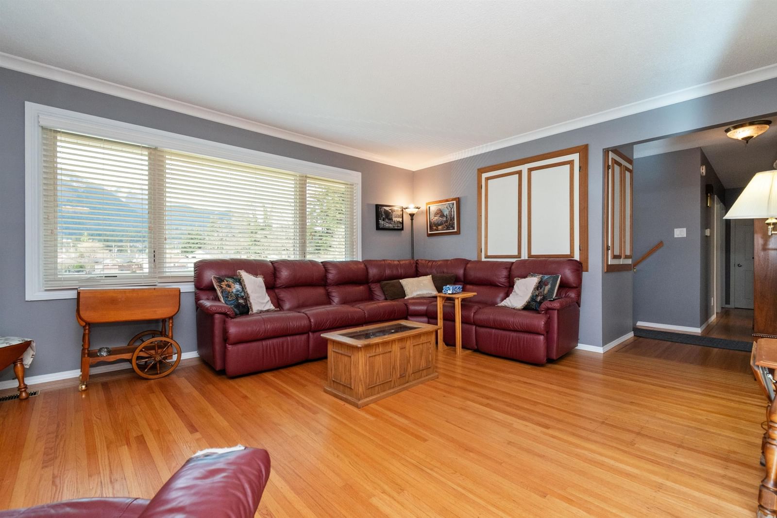 Listing Image 9