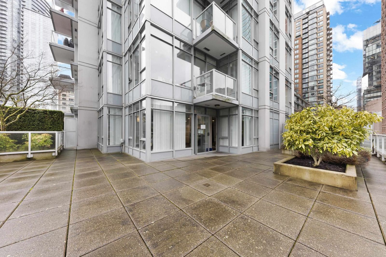 Listing Image 16
