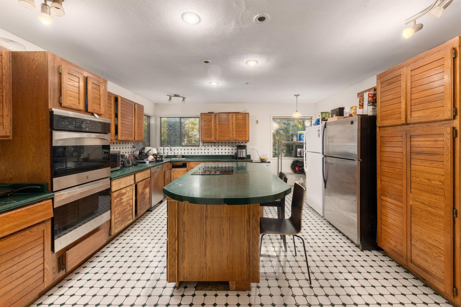 Listing Image 5