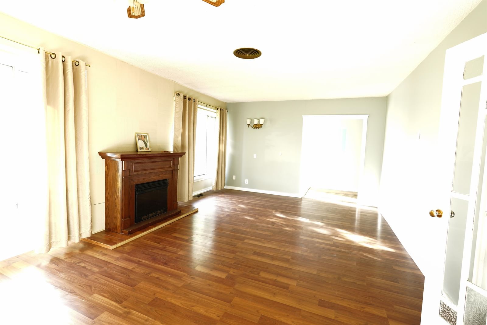 Listing Image 14